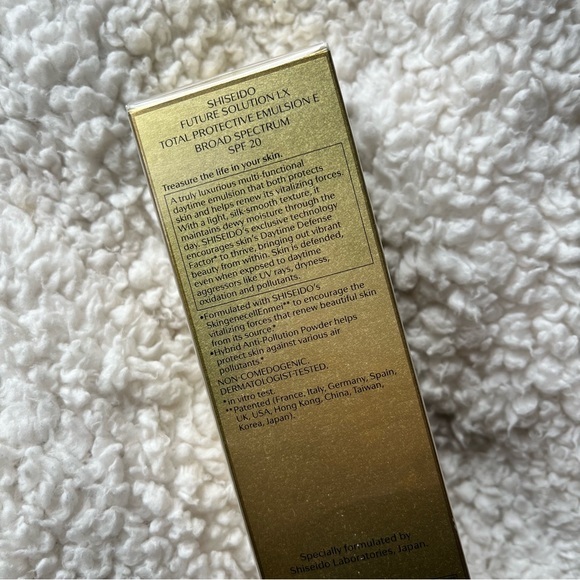 NIB SHISEIDO Future Solution Lx Total Protective Emulsion - 75mL - Picture 8 of 8